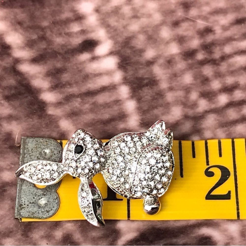Austrian Crystal Bunny Brooch‎ - Picture 6 of 9